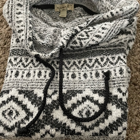 One World Multi-colored print Pullover-Medium - Picture 2 of 4